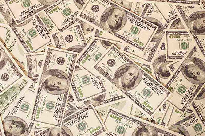 گول دلال‌های کف بازار دلار را نخورید