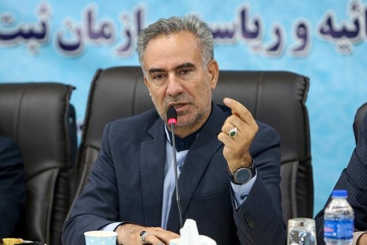 با سردفتران اسناد رسمی که کار ارباب رجوع را انجام ندهند برخورد انتظامی می‌کنیم