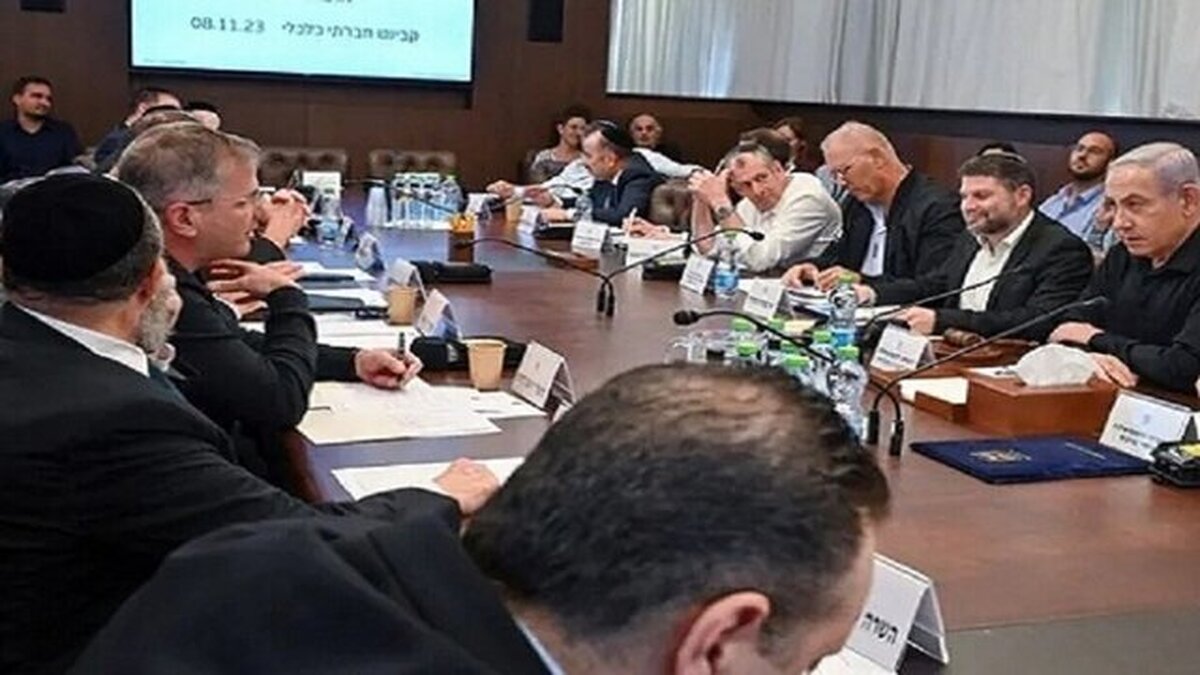 تحلیلگر آحارونوت: ۶ ماه بعد از آغاز جنگ، نتانیاهو آماده آتش‌بس بود اما بقای سیاسی خود را انتخاب کرد