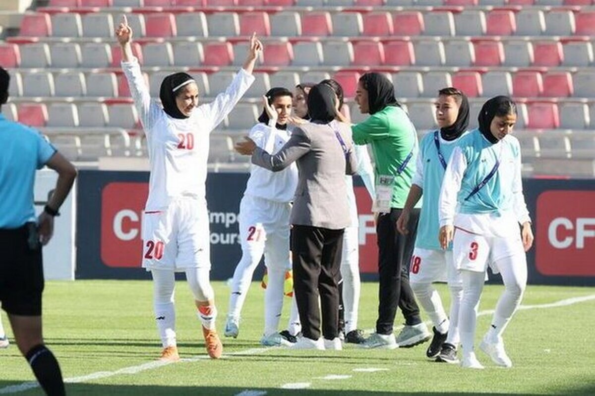 گل چهارم زنان ایران به بوتان