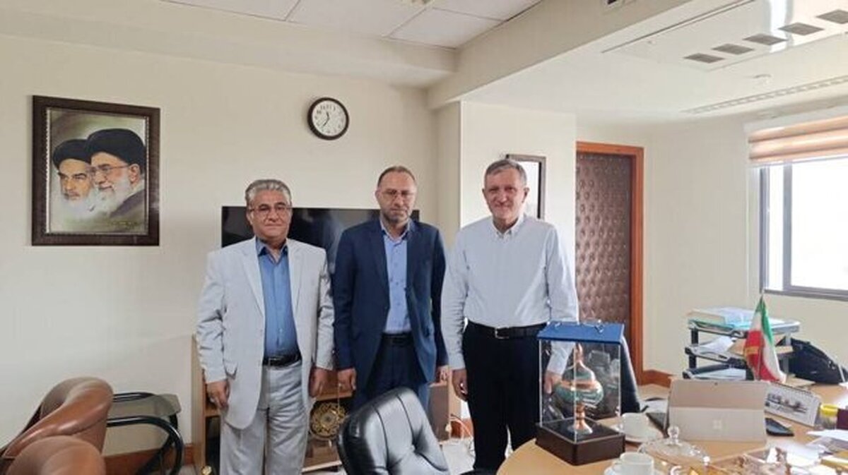 قدردانی رئیس سازمان بسیج علمی از استاد فرهنگستان علوم ایران