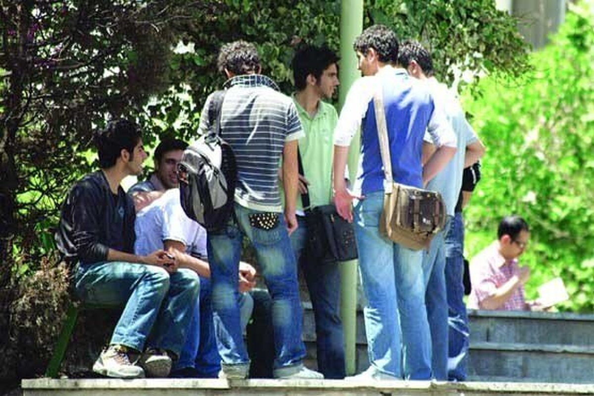 چرا فارغ التحصیلان برخی رشته‌ها بیکارند؟