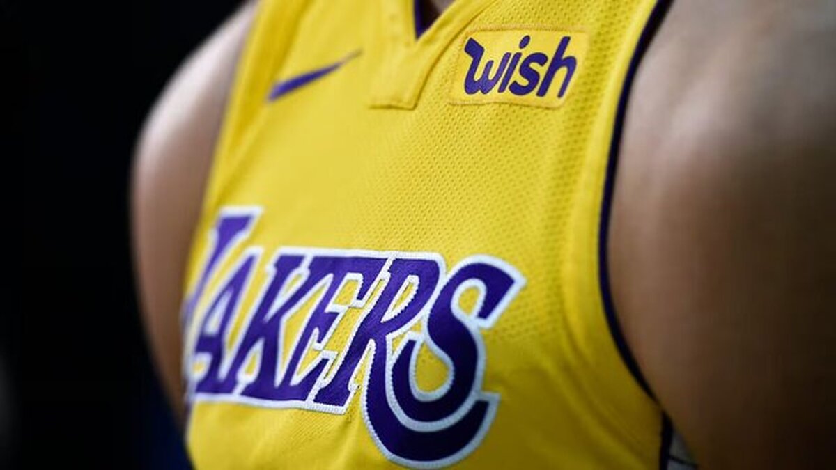 فوق ستاره NBA در نقش واسطه