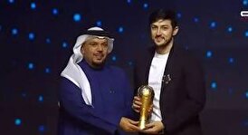 سردار آزمون برنده توپ طلایی امارات شد + فیلم