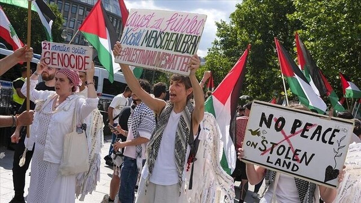 اعتراض صدها نفر از حامیان فلسطین در آتن و آلمان علیه نسل کشی در غزه