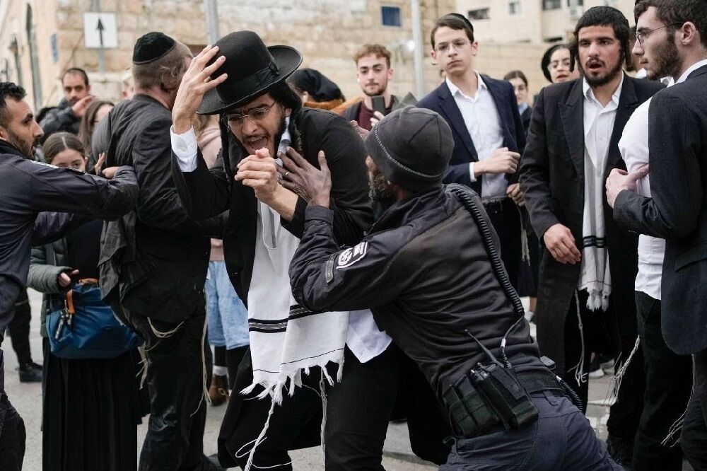 آتش دو آتشه‌ها بر جان اسرائیل