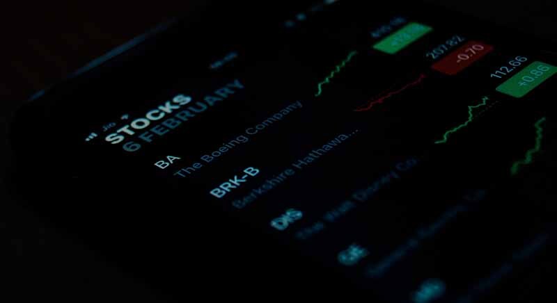 سبزپوشی نماگرهای اصلی بورس تهران همزمان با هالووین 1404