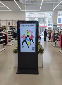 اجاره استند لمسی و تاچ اسکرین در نمایشگاه ها و مراسمات