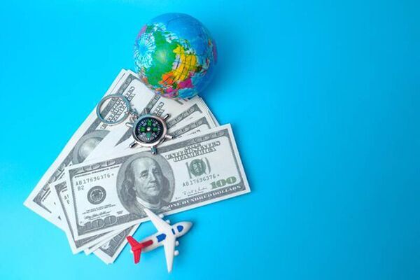 ارز گردشگری در جیب دلالان و چشم پوشی دولت ارز گردشگری در جیب دلالان و چشم پوشی دولت