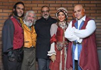 علیرضا قربانی در کنار بهنوش طباطبایی و سیامک انصاری