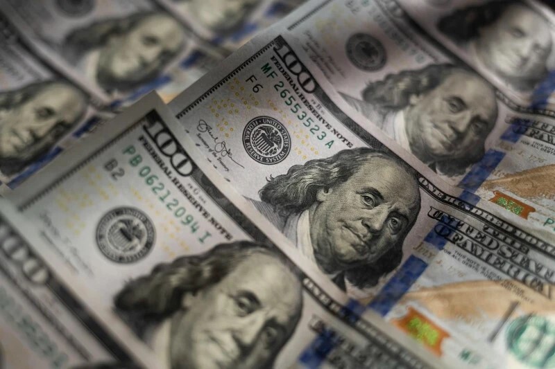 نبرد روانی دلار در مرز ۱۰۷ تا ۱۰۸ هزار تومان