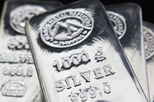 معامله ۳۵۸ کیلوگرم شمش نقره در بورس کالا