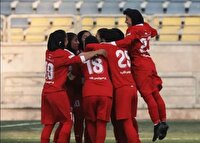 قهرمانانِ زنِ فوتبال ایران: پایان نیم‌فصل با آتش‌بازی گل‌گهر و امیدواری تیم پرسپولیس