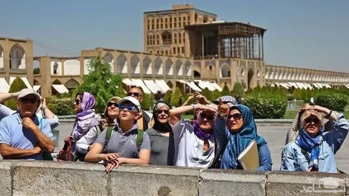 تبدیل دلار گردشگران به ریالی در فرودگاهها تبدیل دلار گردشگران به ریالی در فرودگاهها