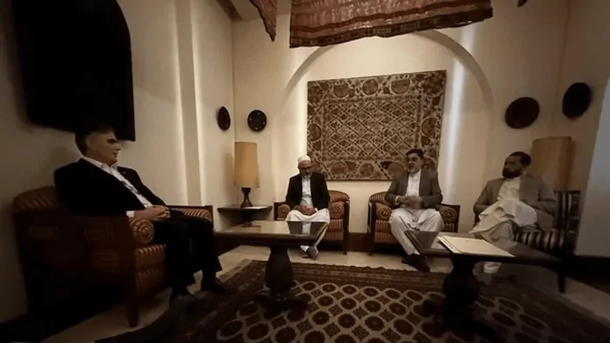 ماجرای عکس جنجالی فرزین با این افراد خبرساز شد