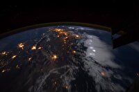 پرواز شب‌هنگام بر فراز زمین