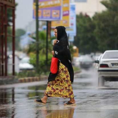 اولین باران پاییزی در بندرعباس آغاز شد اولین باران پاییزی در بندرعباس آغاز شد