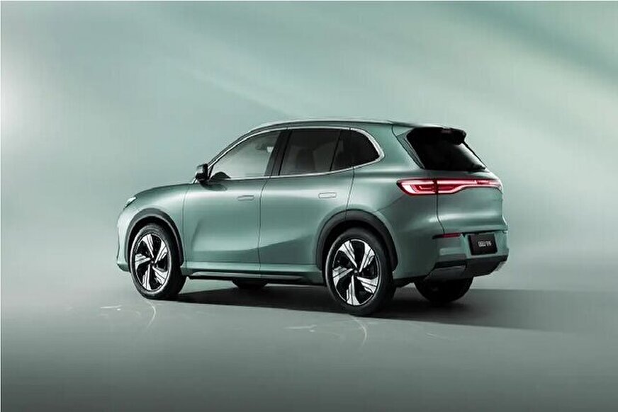 رونمایی از خودروی برقی که درجا می‌چرخد!