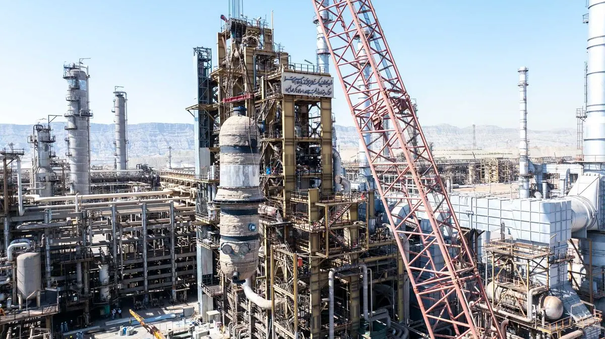 وزارت نفت در چنبره بحرانهای پنهان؛ از توقف پروژههای کلیدی تا وارونگی واقعیت با تبلیغات و روایتسازی وزارت نفت در چنبره بحرانهای پنهان؛ از توقف پروژههای کلیدی تا وارونگی واقعیت با تبلیغات و روایتسازی