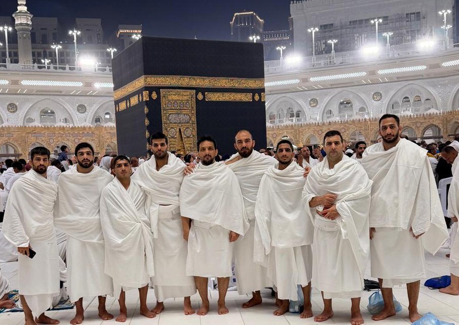 ملی پوشان به طواف خانه رفتند