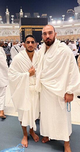 ملی پوشان به طواف خانه رفتند