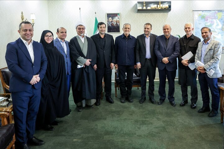 پزشکیان با همان لحن همیشگی: ترامپ چه‌کاره دنیاست؟