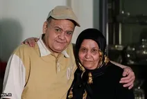 واکنش‌ مادر اکبر عبدی به ناسزاگویی یک هوادار