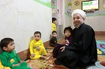 بازدید روحانی از یک شیرخوارگاه