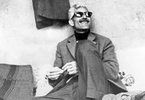 جلال آل احمد: کار اداری از راه قانونی، یعنی دو سال دویدن و عصبانی‌شدن و با هزار پدرسوخته سروکله‌زدن