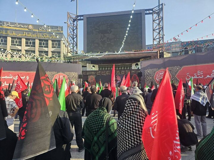 مراسم راهپیمایی جاماندگان اربعین در تهران مراسم راهپیمایی جاماندگان اربعین در تهران