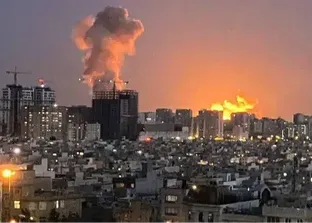 انفجار اینجا، انفجار اونجا، انفجار در در پایگاه آمریکایی الجفیر