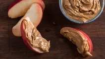 انرژی و سلامت در یک لقمه؛ تعریف میان‌وعده سالم