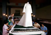 عکس/ ۵۶ سال پیش؛ طراحی لباس سلطنتی در تهران