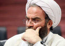 نافقین داخلی می خواهند پزشکیان را از صحنه خارج کنند