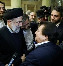 دانلود عکس/ دیدار رئیس جمهور با «عباس قادری» خواننده قدیمی