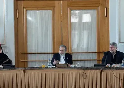 رایزنی‌ برای تنظیم سازوکار‌های عملیاتی برای تردد کشتیرانی تنگه هرمز