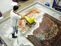قالیشویی در منطقه استخر